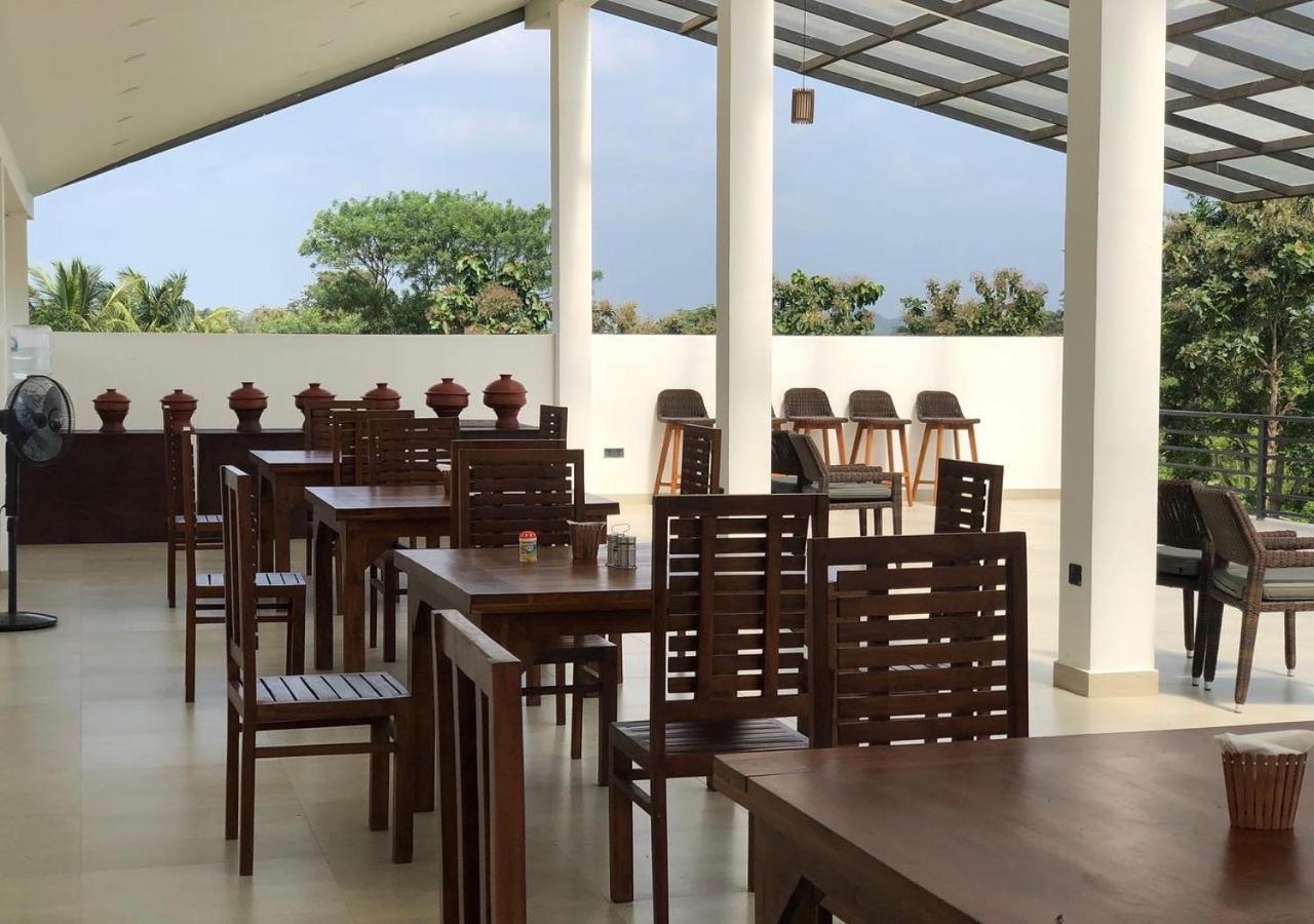 Atteriya Sigiriya Hotel Eksteriør billede